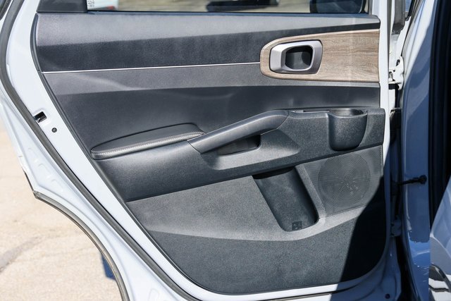 Used 2022 Kia Sorento EX w/ Panoramic Sunroof Package image 13