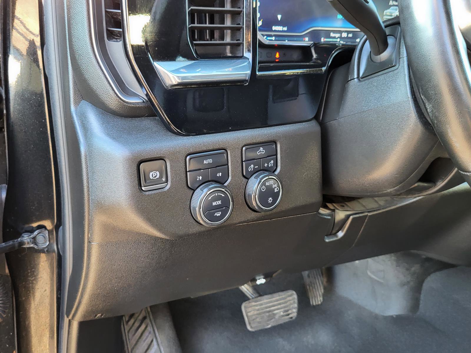 Used 2023 Chevrolet Silverado 1500 LT w/ Protection Package image 18