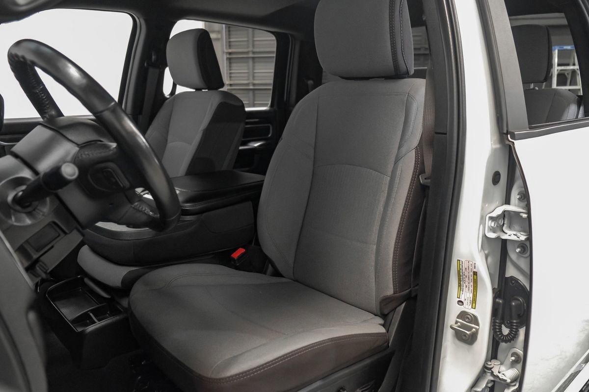 Used 2024 RAM 3500 Big Horn image 32