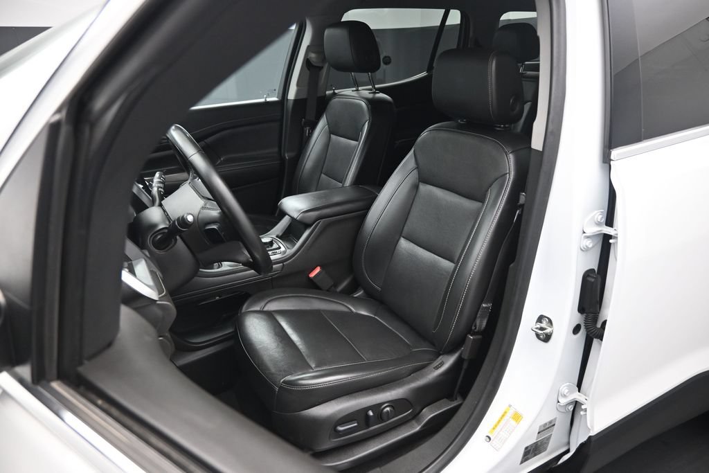 Used 2023 GMC Acadia SLT FWD image 9