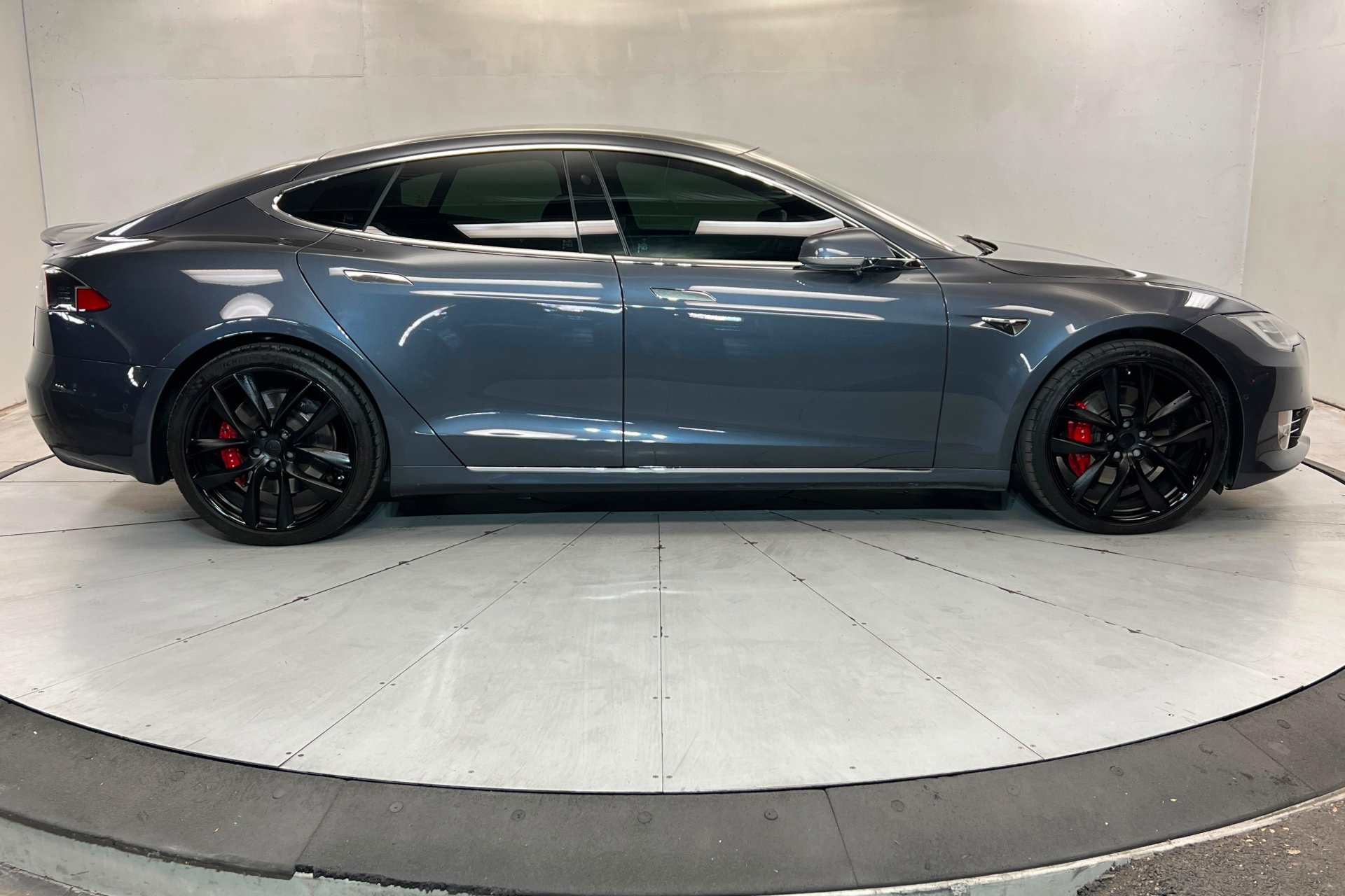 Used 2019 Tesla Model S Performance AWD/4WD image 6