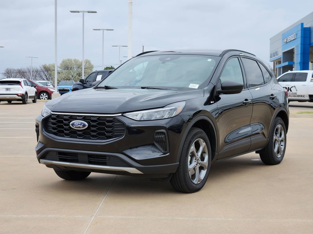 Used 2025 Ford Escape ST-Line image 3