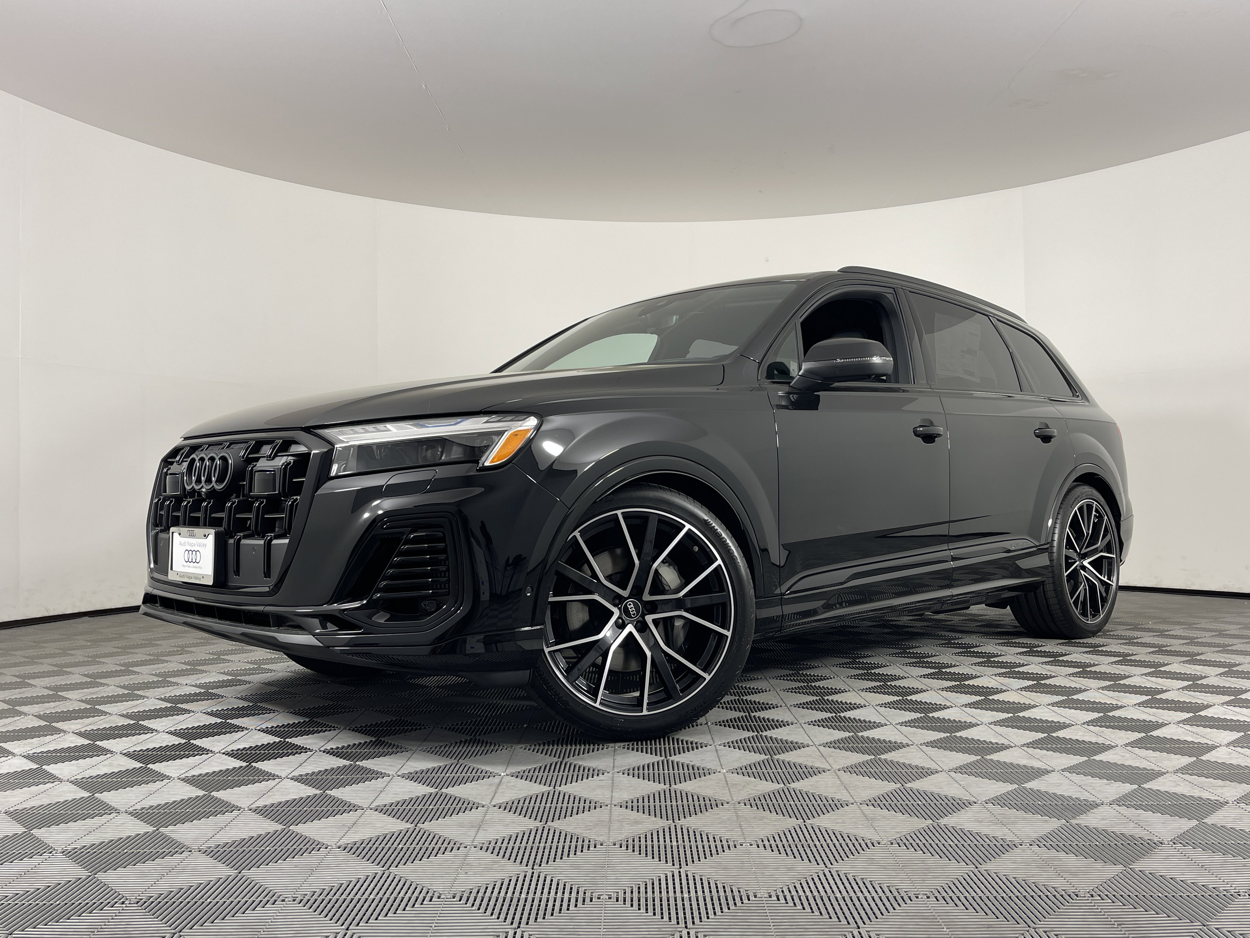 New 2025 Audi Q7 3.0T Prestige image 2