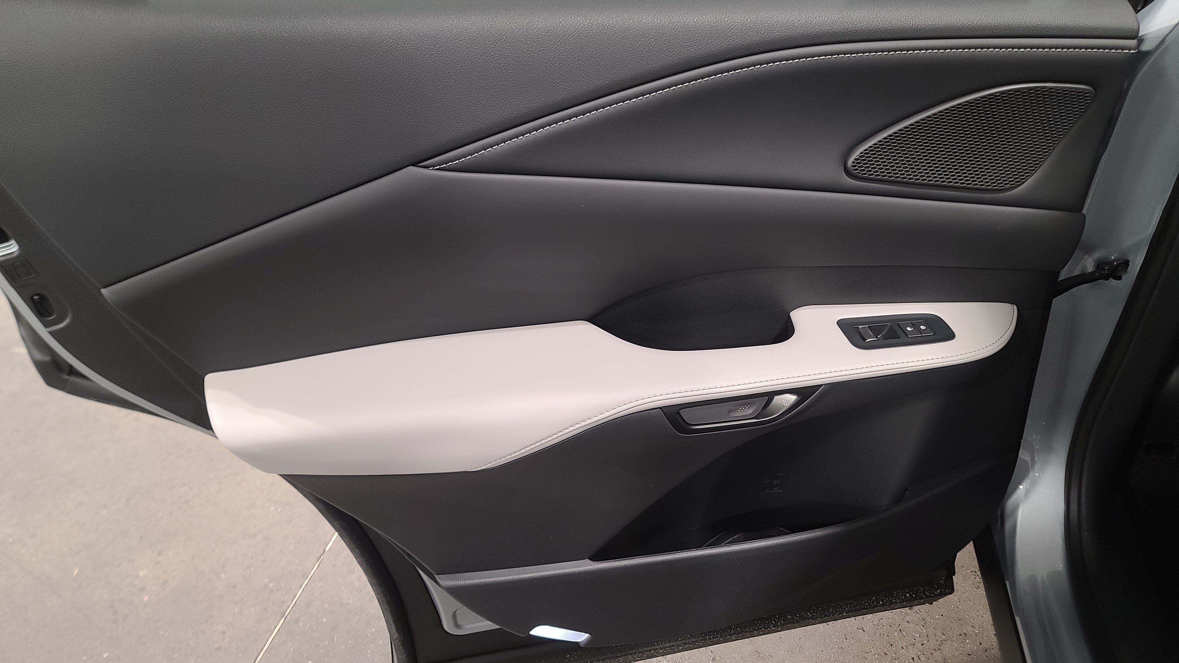 New 2026 Lexus RX 350 AWD image 32