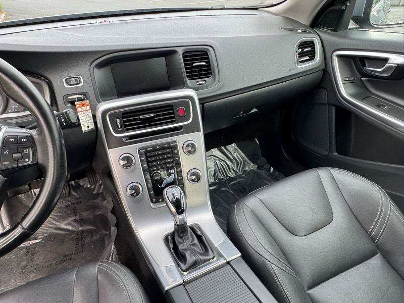 Used 2018 Volvo S60 T5 Dynamic w/ Vision Package FWD image 13