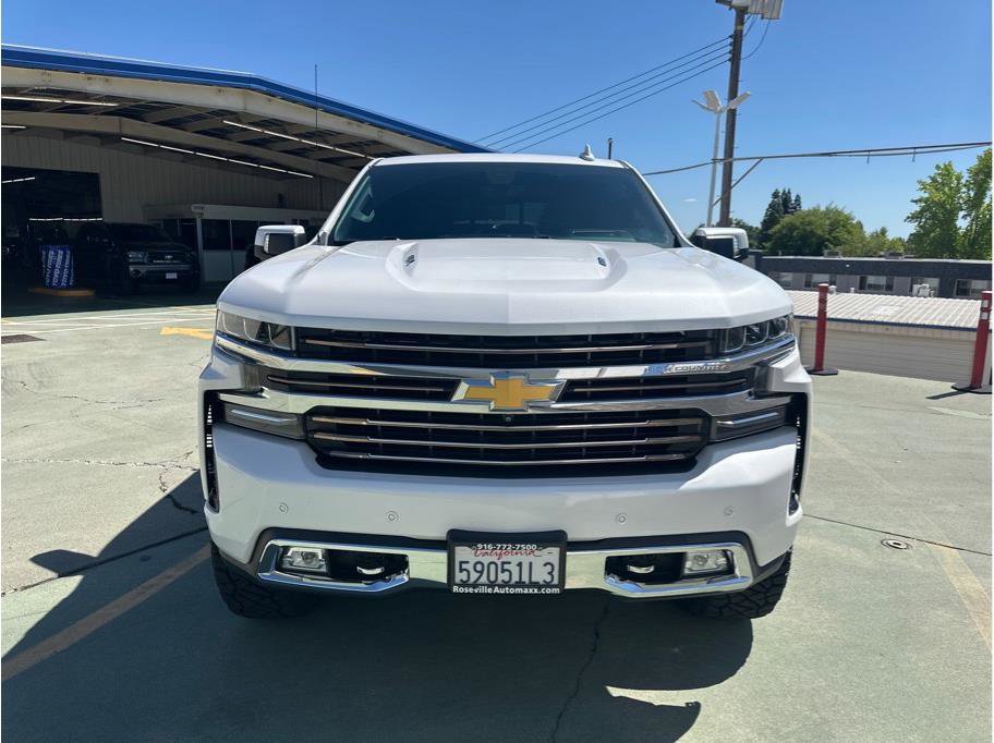 Used 2019 Chevrolet Silverado 1500 High Country w/ Technology Package AWD/4WD image 3