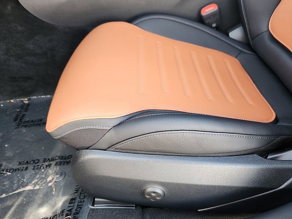 New 2024 Mercedes-Benz C 300 4MATIC Sedan image 9