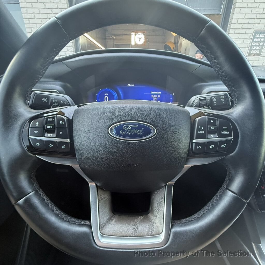 Used 2021 Ford Explorer Platinum w/ Equipment Group 601A AWD/4WD image 21