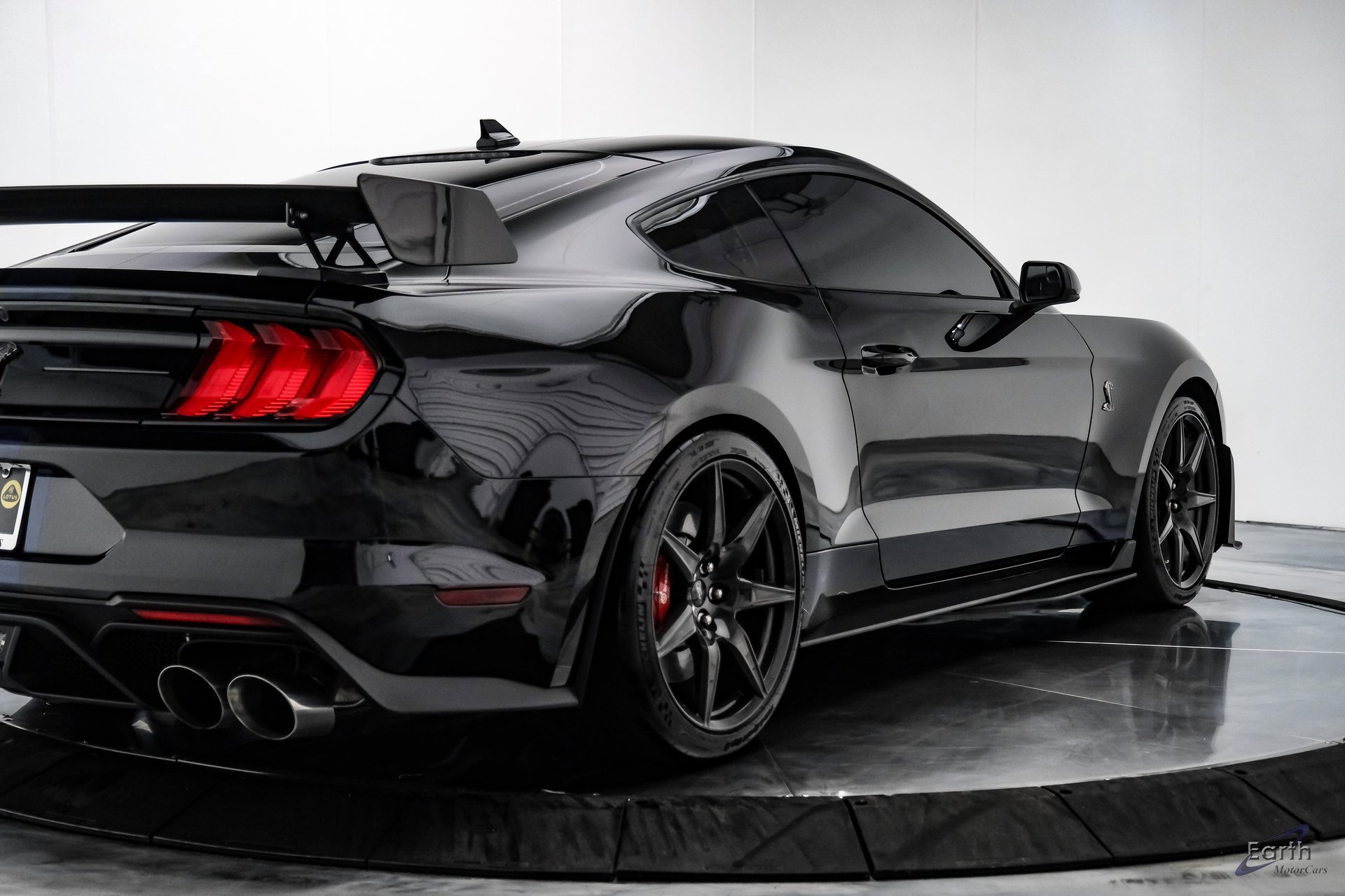 Used 2020 Ford Mustang Shelby GT500 w/ Carbon Fiber Track Pack image 15