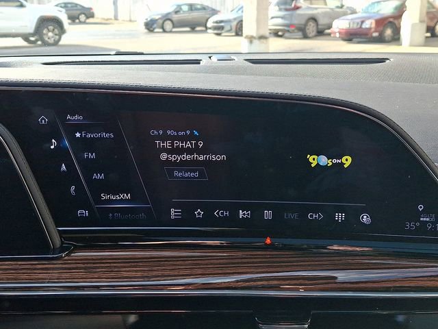 Used 2023 Cadillac Escalade Premium Luxury image 21