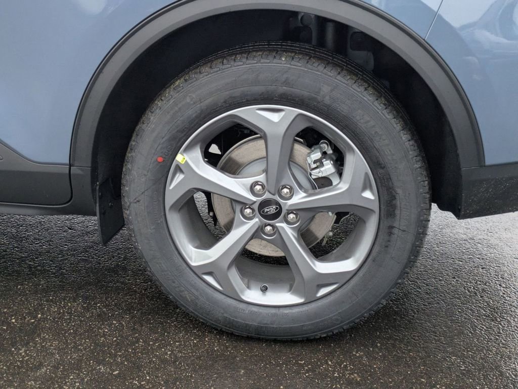 New 2026 Ford Escape ST-Line w/ Cold Weather Package AWD/4WD image 14