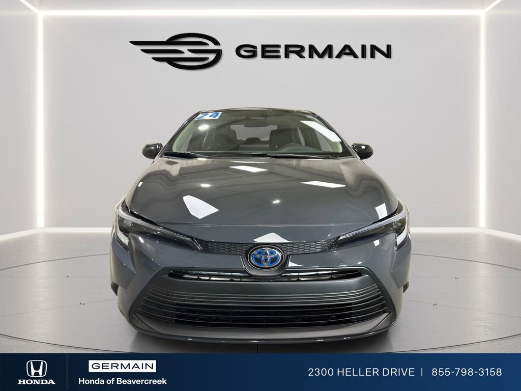 Used 2024 Toyota Corolla LE image 3