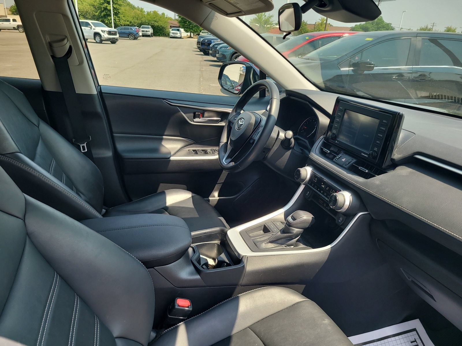 Used 2021 Toyota RAV4 XLE Premium FWD image 30