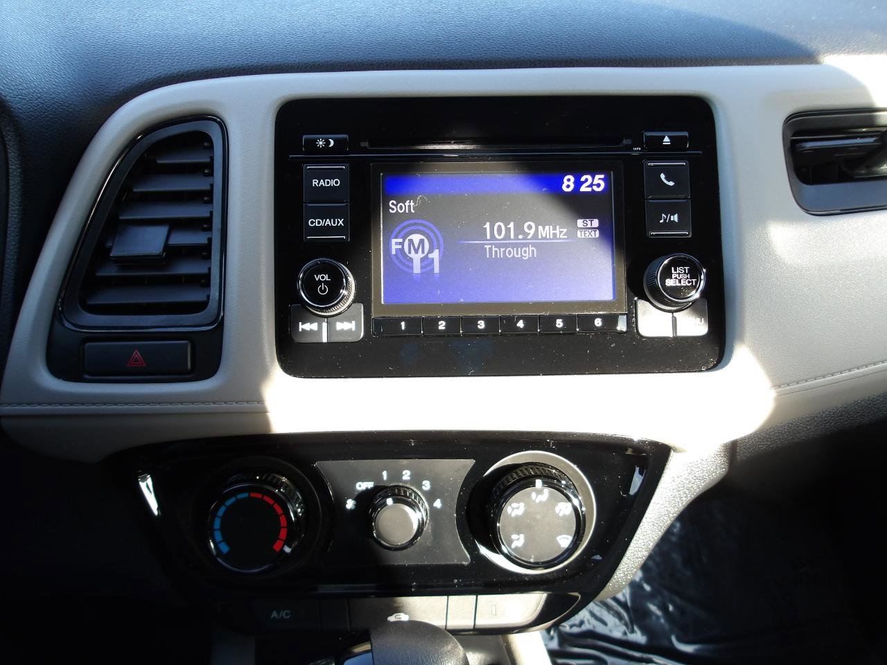 Used 2018 Honda HR-V LX image 19
