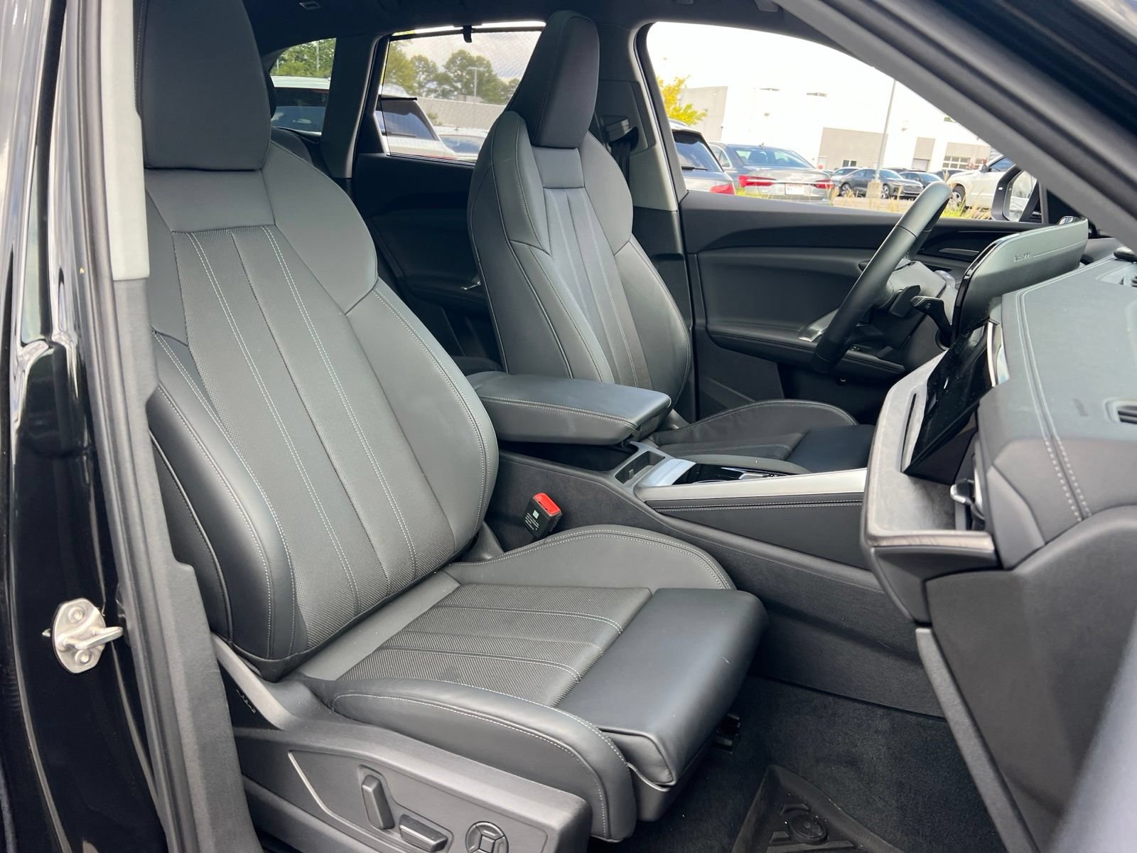 Used 2025 Audi Q5 Premium Plus w/ Premium Plus AWD/4WD image 34
