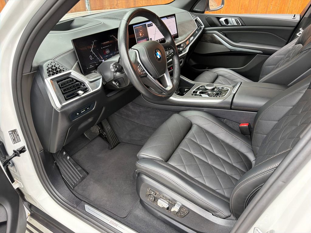Used 2025 BMW X5 xDrive40i w/ Climate Comfort Package image 2