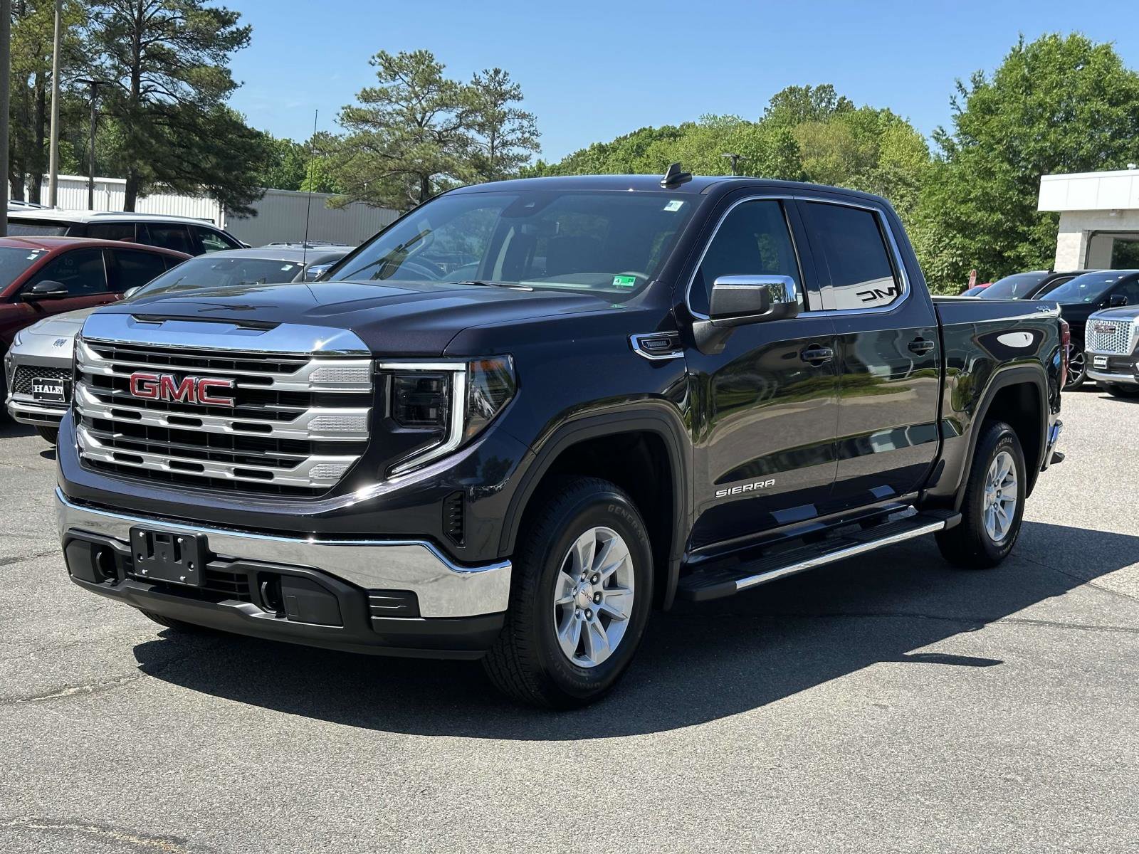 New 2025 GMC Sierra 1500 SLE w/ Preferred Package image 21