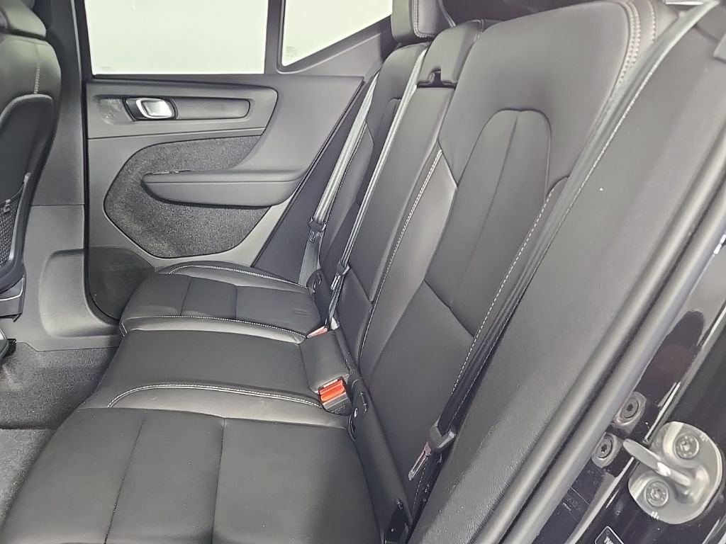 Certified 2024 Volvo XC40 B5 Core image 11