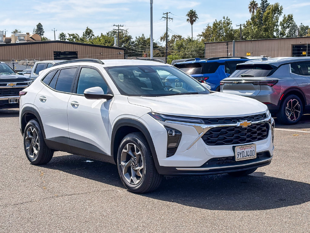 Used 2026 Chevrolet Trax LT w/ LT Convenience Package FWD image 5