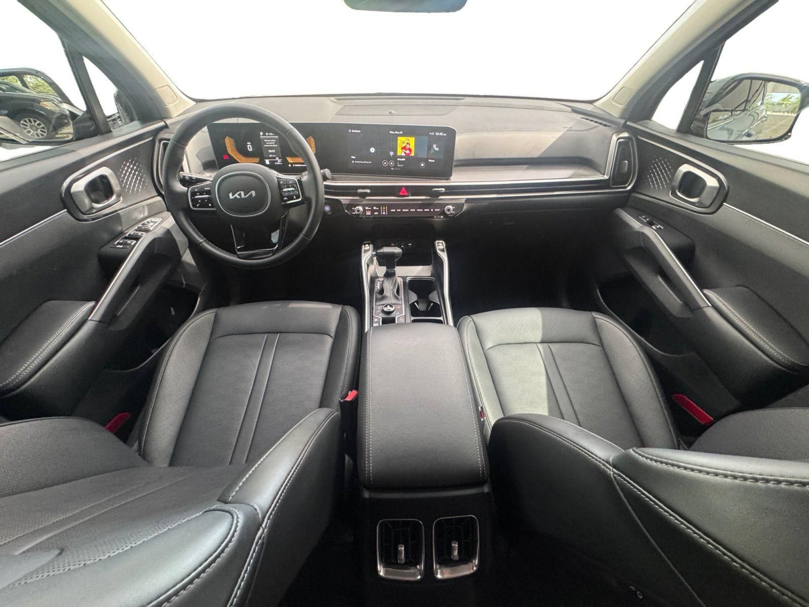 Used 2025 Kia Sorento S AWD/4WD image 11