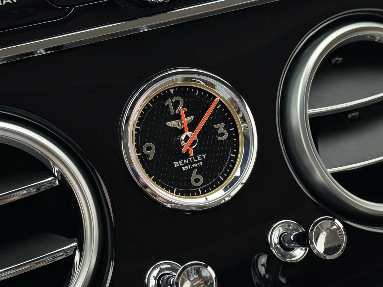Used 2024 Bentley Continental GT AWD/4WD image 18