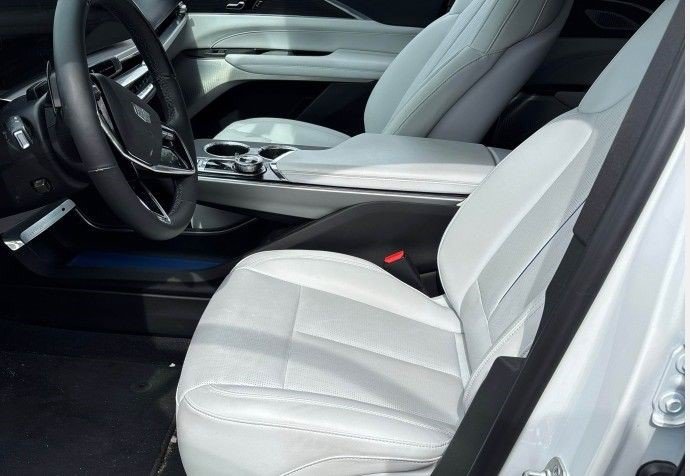 Certified 2024 Cadillac Lyriq Sport AWD/4WD image 5