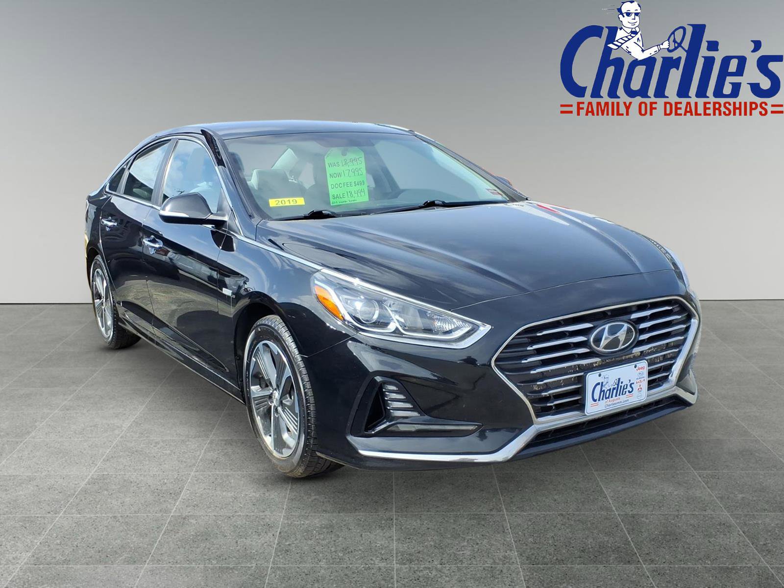 Used 2019 Hyundai Sonata Plug-In Hybrid image 3
