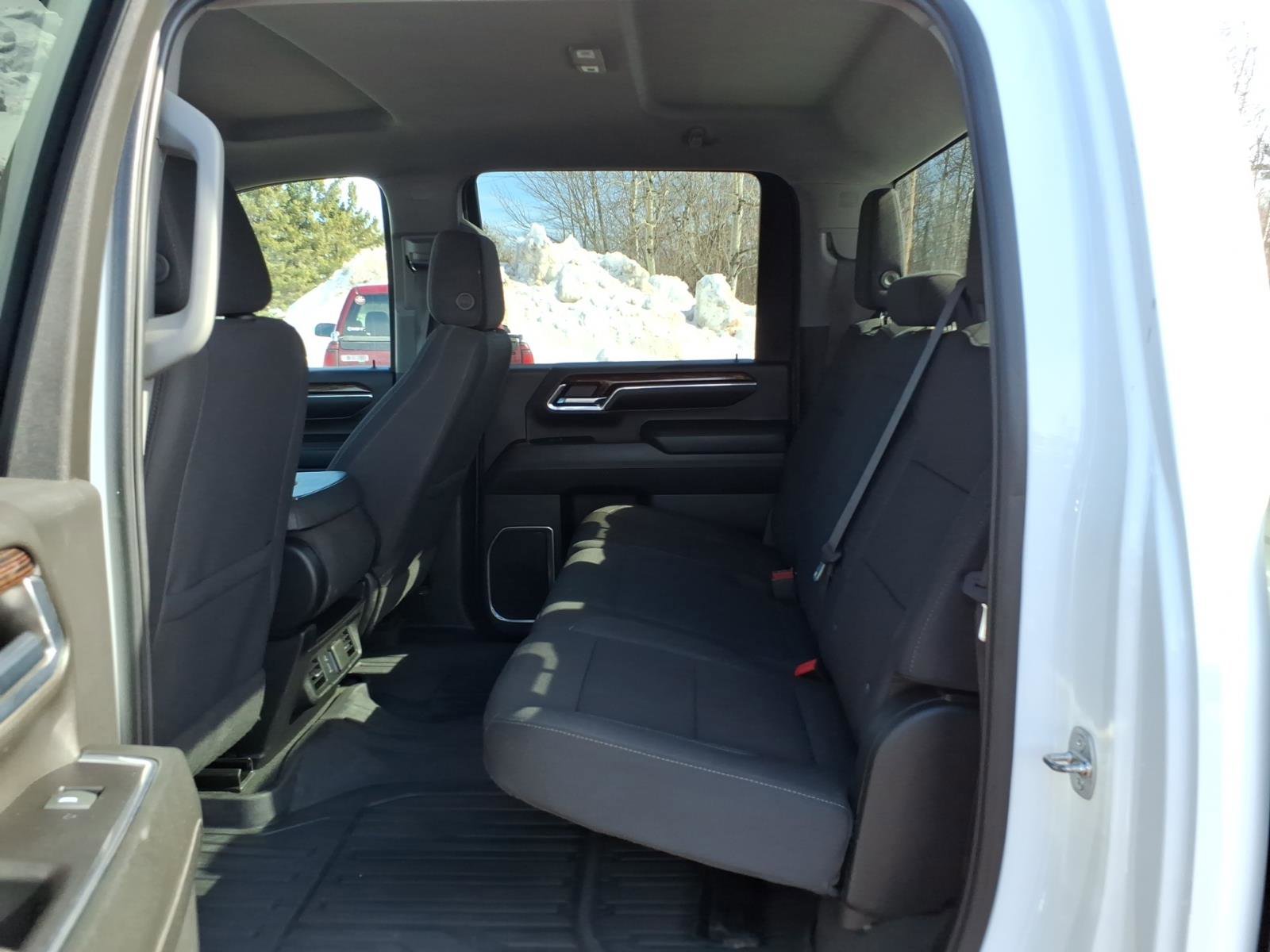 Used 2024 GMC Sierra 3500 SLE w/ SLE Convenience Package AWD/4WD image 11