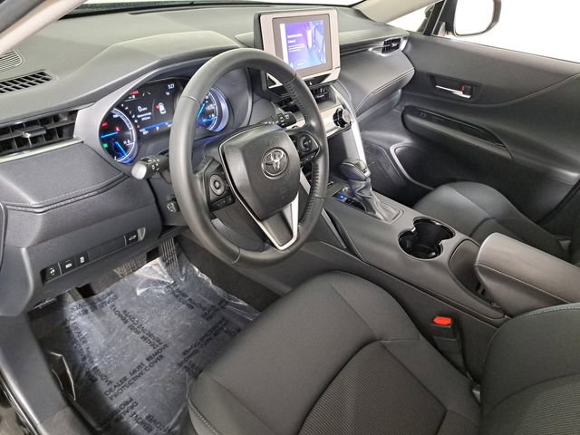 Used 2024 Toyota Venza LE image 18