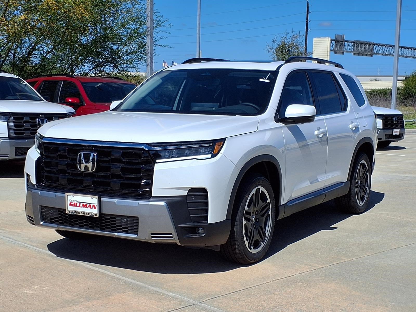 New 2026 Honda Pilot Touring image 3