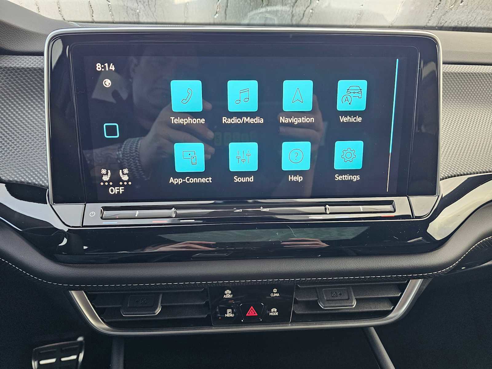 New 2024 Volkswagen Atlas Cross Sport SEL R-Line image 25