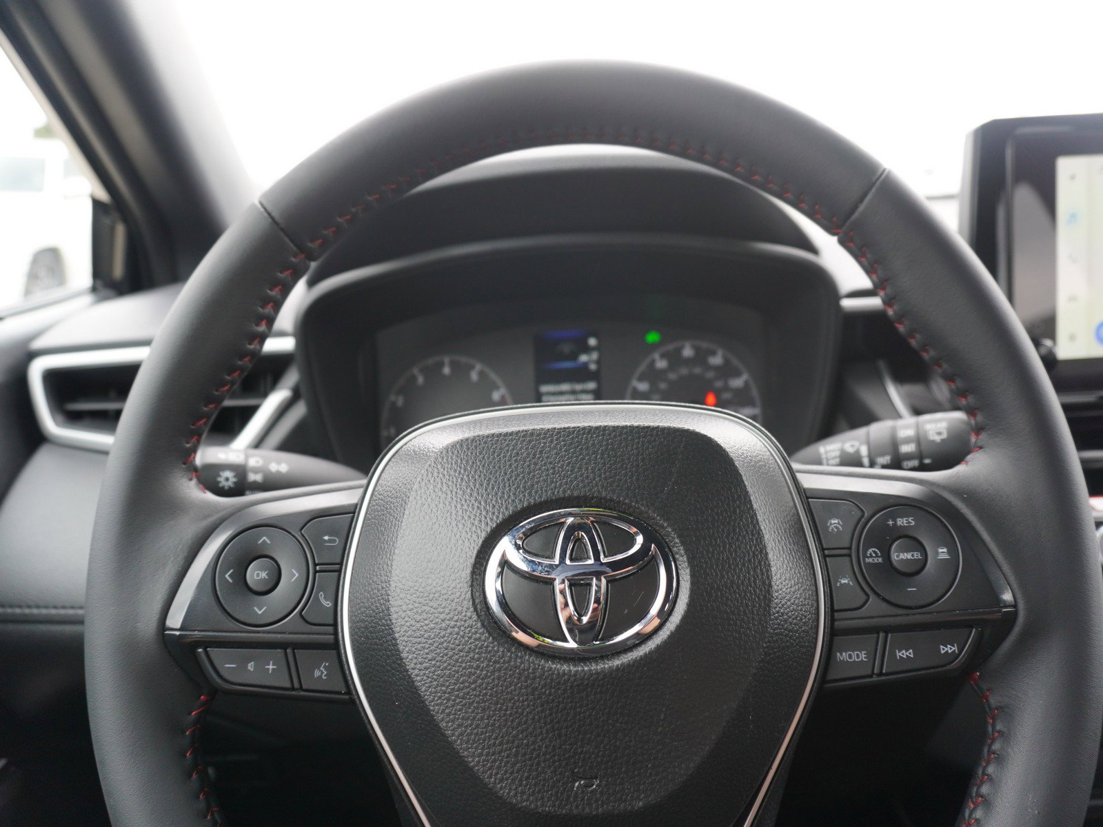 Used 2025 Toyota Corolla Cross AWD Hybrid image 23