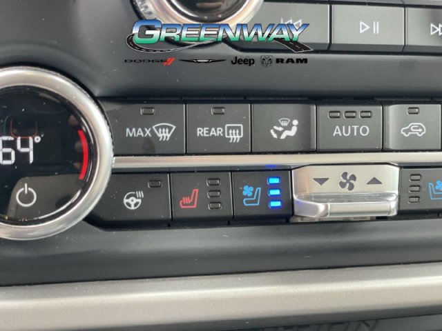 Used 2024 Ford Expedition XLT AWD/4WD image 35