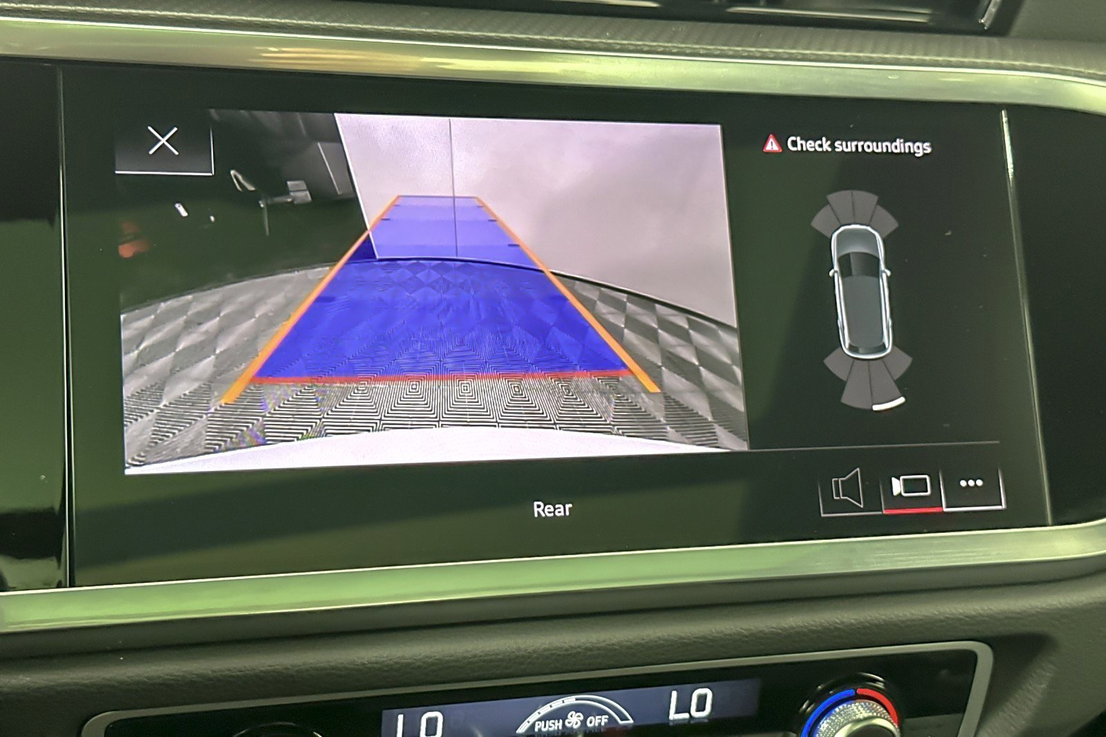 Used 2025 Audi Q3 2.0T Premium image 18