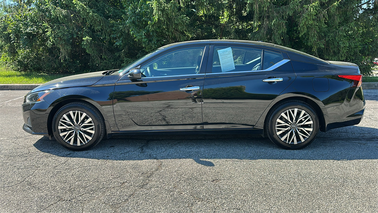 Certified 2024 Nissan Altima 2.5 SV w/ SV Premium Package AWD/4WD image 28