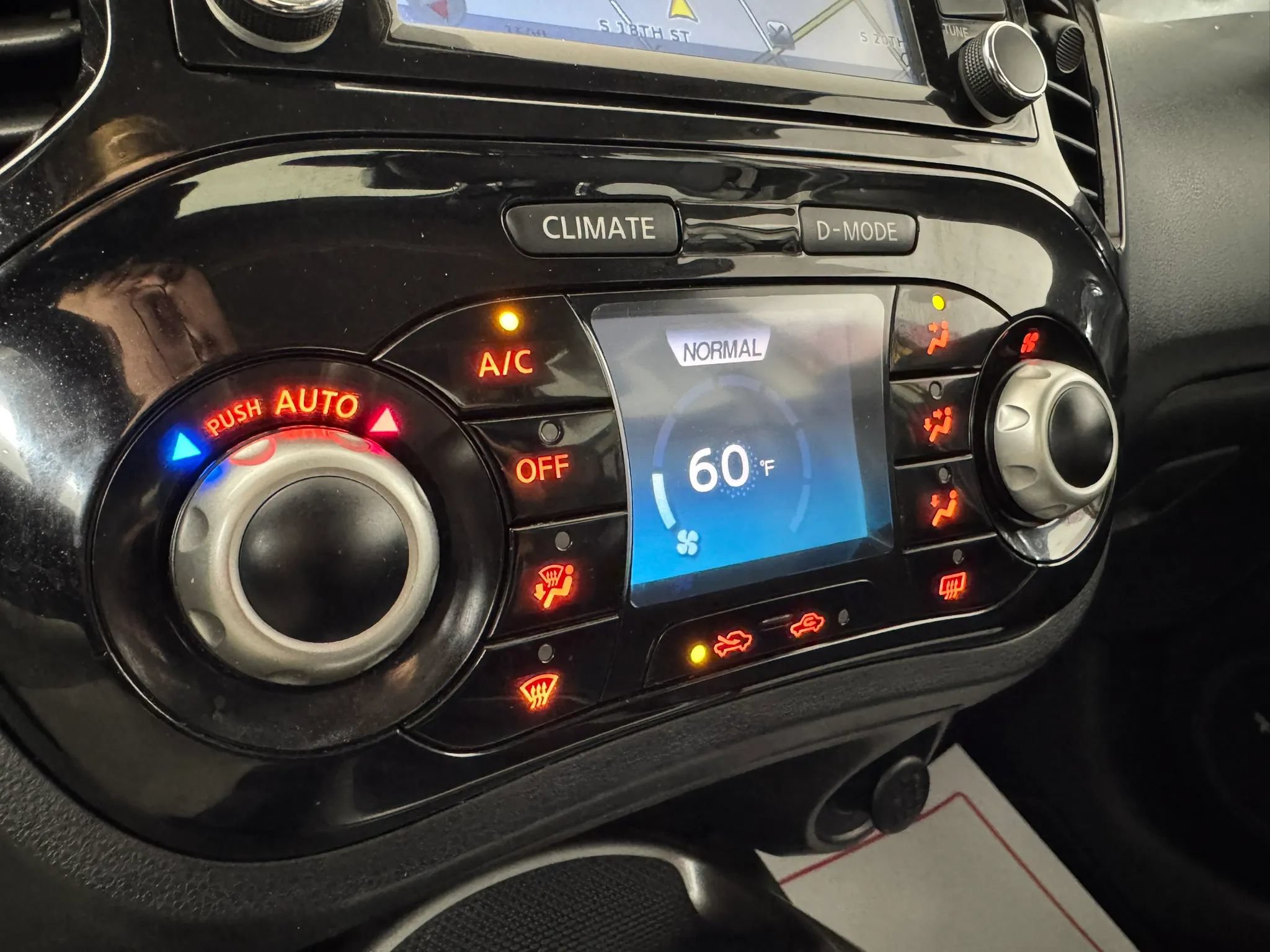 Used 2016 Nissan Juke SL FWD image 21