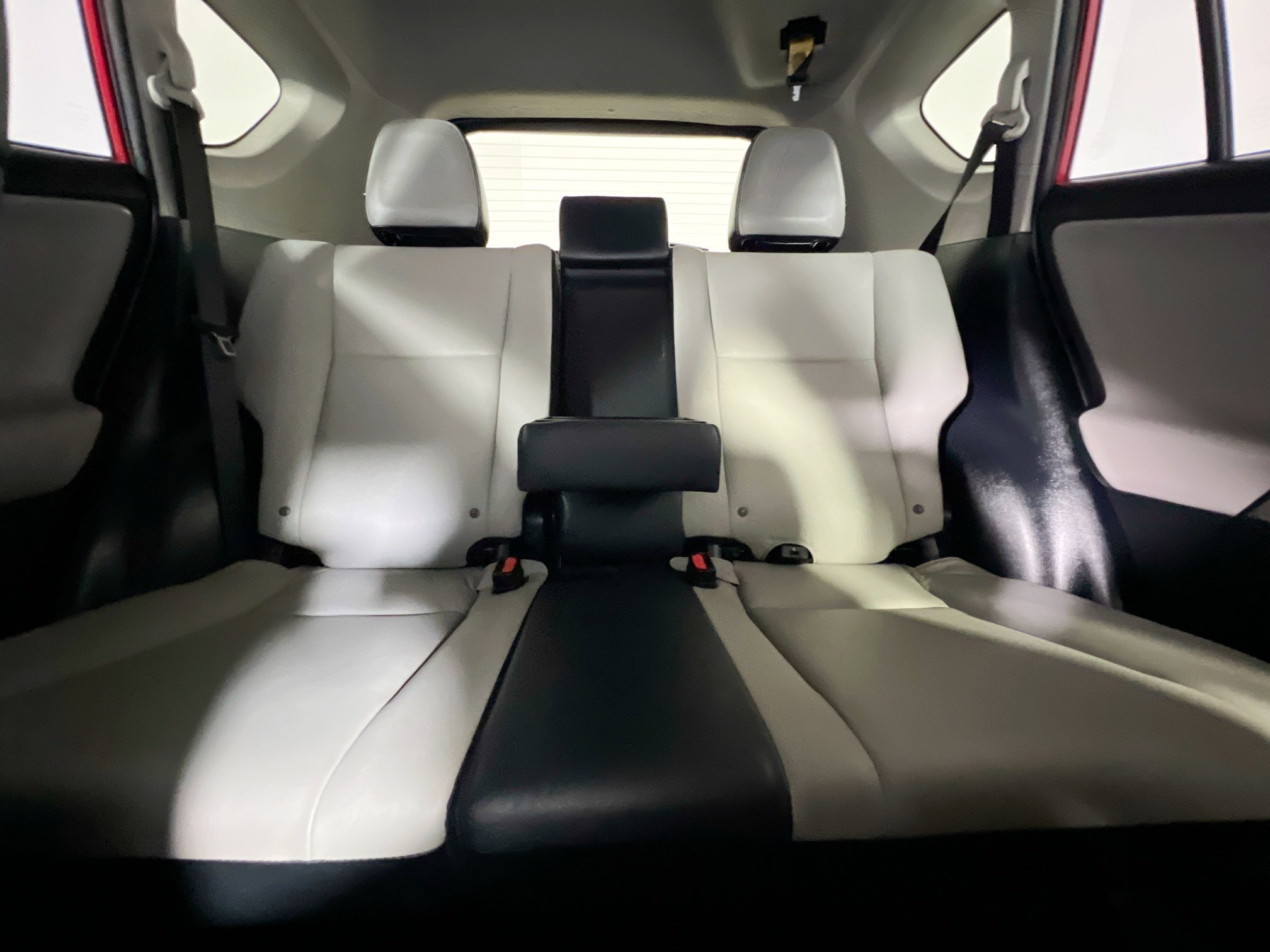 Used 2017 Toyota RAV4 Limited image 33