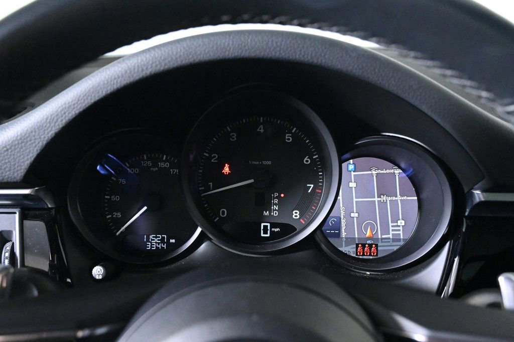 Certified 2024 Porsche Macan image 13