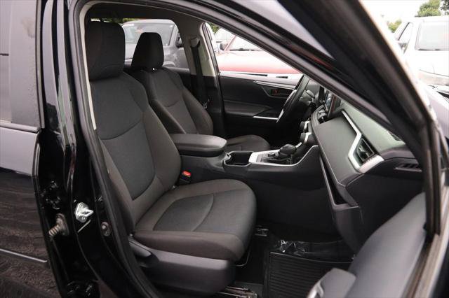 Certified 2022 Toyota RAV4 LE AWD/4WD image 25