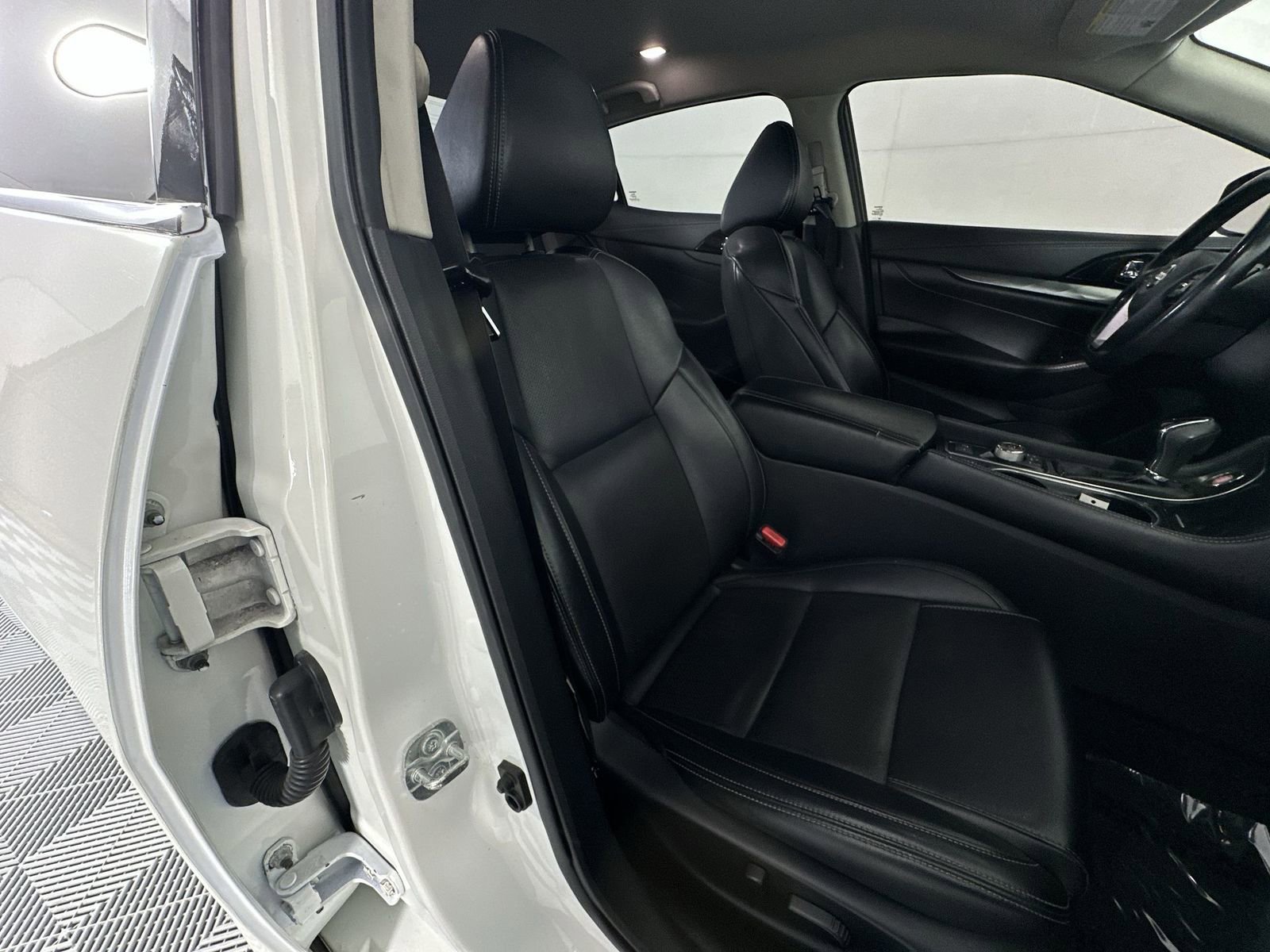 Used 2021 Nissan Maxima 3.5 SV w/ Floor Mat Group FWD image 27