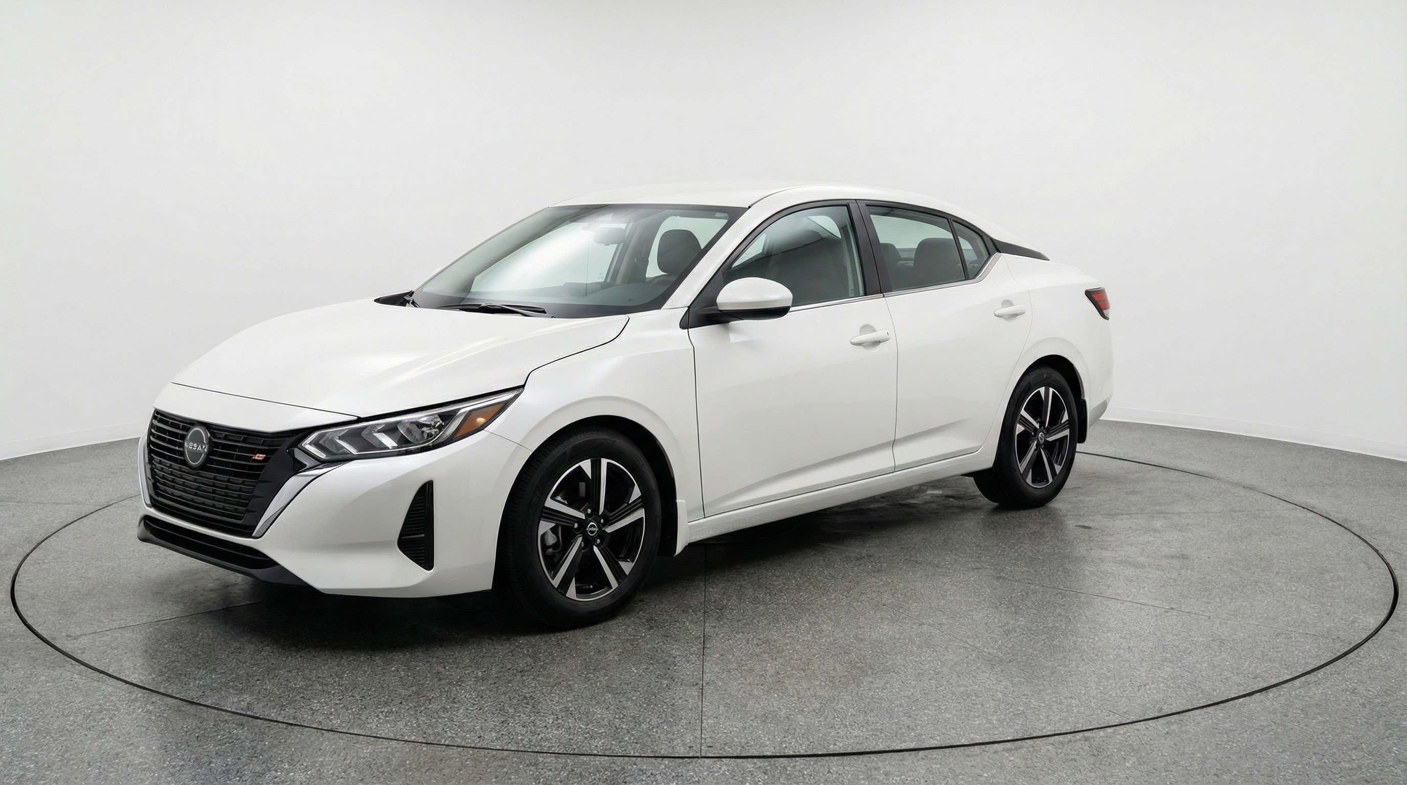 Used 2025 Nissan Sentra SV image 3