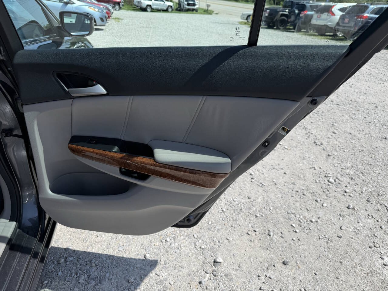 Used 2011 Honda Accord EX-L image 16