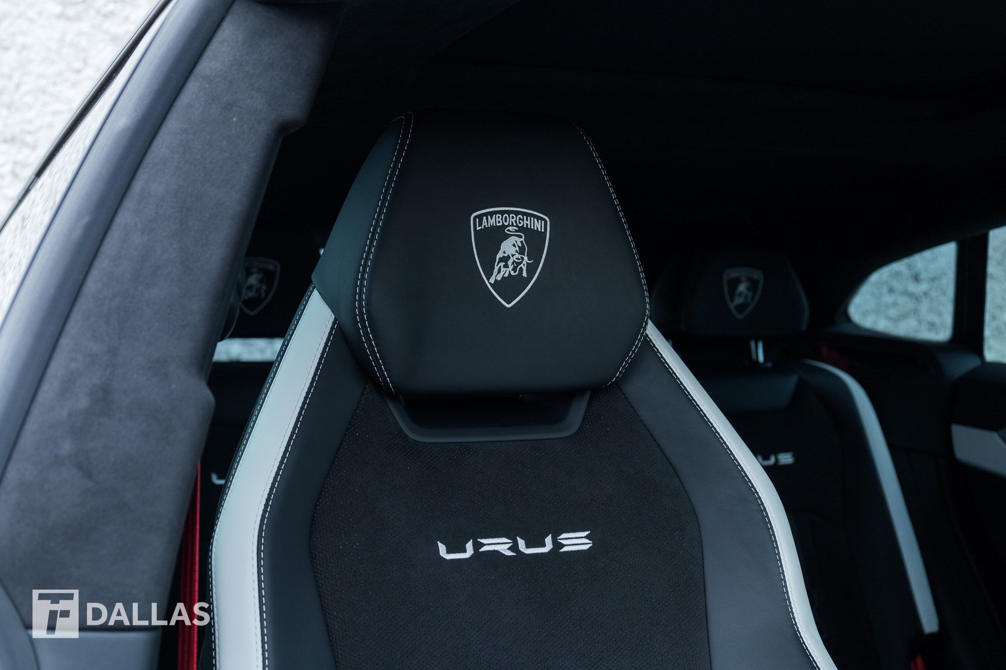 Used 2024 Lamborghini Urus S AWD/4WD image 40
