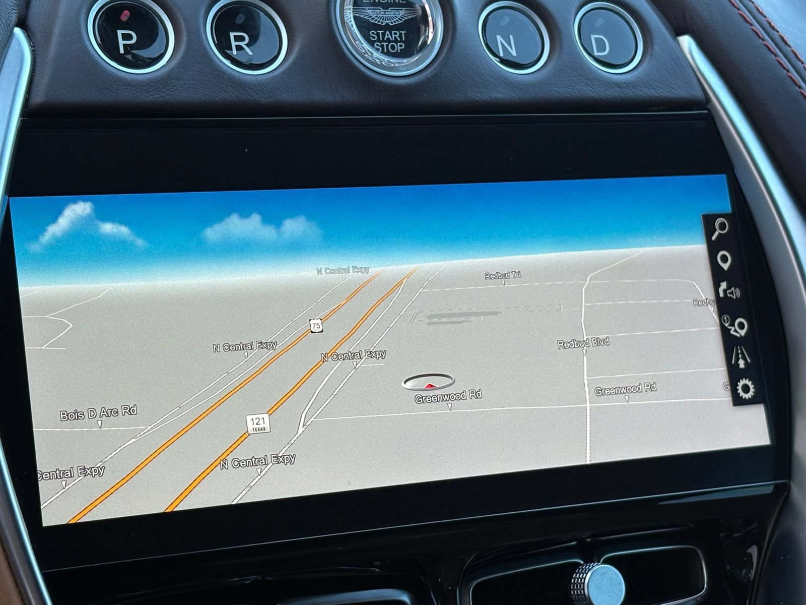 Used 2021 Aston Martin DBX AWD/4WD image 30