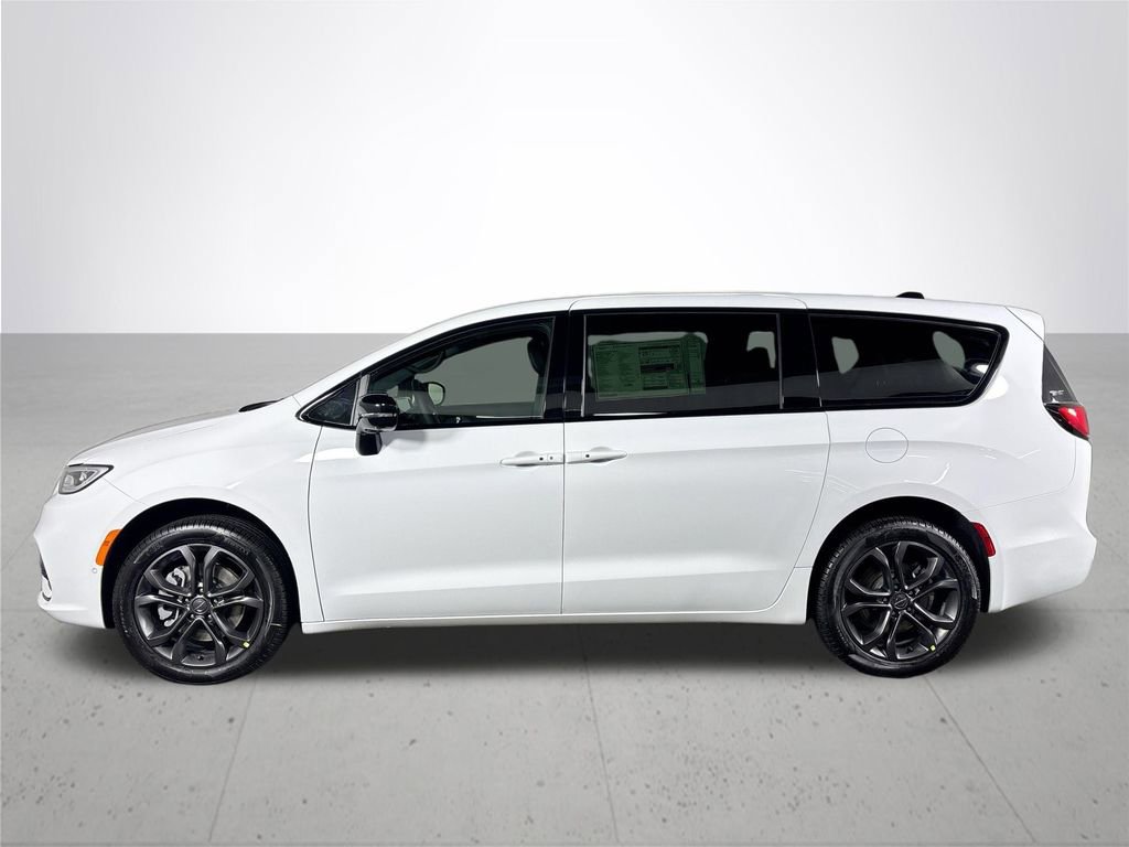 New 2026 Chrysler Pacifica Select image 9