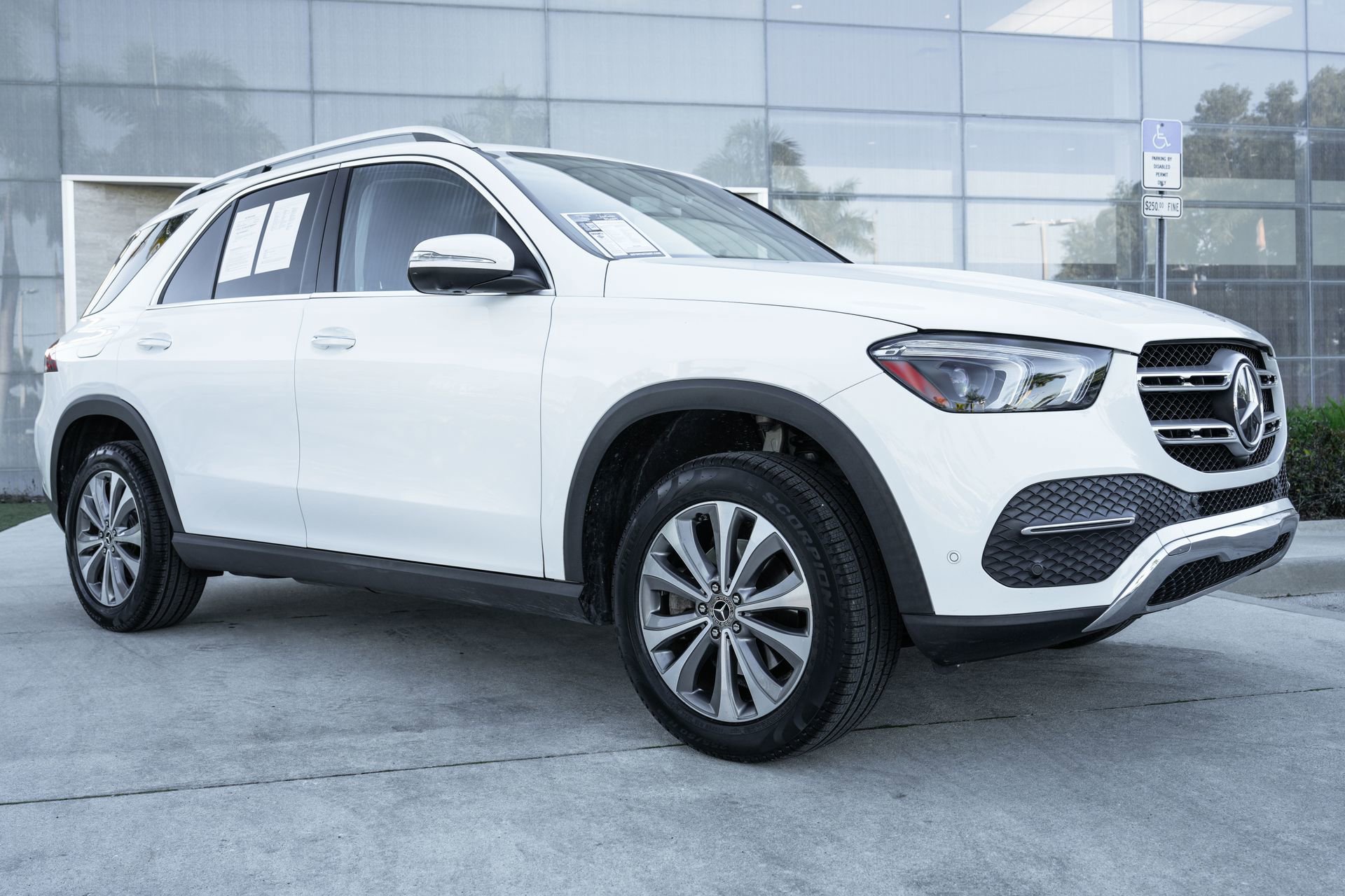 Used 2020 Mercedes-Benz GLE 350 4MATIC image 2