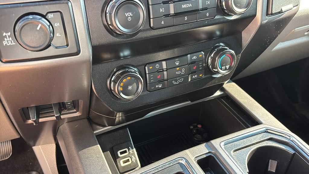 Used 2019 Ford F150 XLT w/ Equipment Group 302A Luxury AWD/4WD image 22