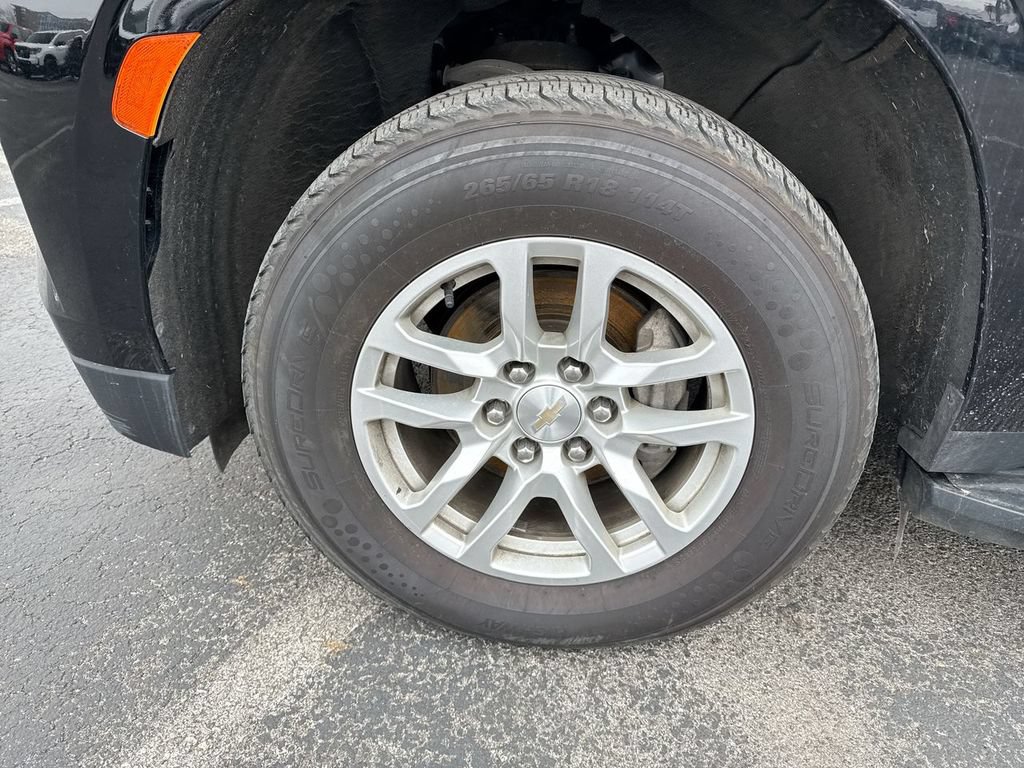 Used 2023 Chevrolet Suburban LT RWD image 10