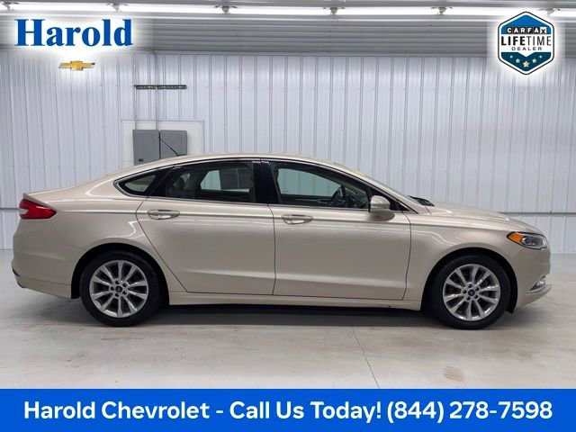 Used 2017 Ford Fusion SE w/ Fusion SE Technology Package FWD image 6
