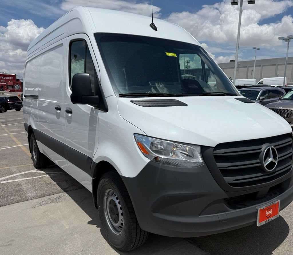 Used 2026 Mercedes-Benz Sprinter 2500 image 3